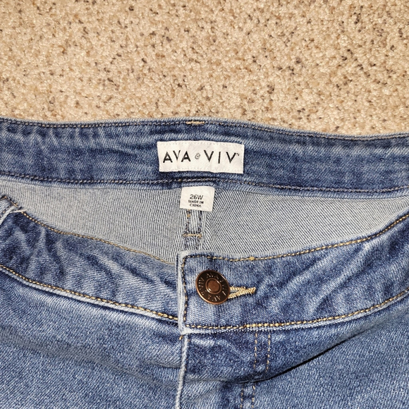 Ava & Viv 26W Distressed Denim Cutoff Shorts NWT - Picture 4 of 7